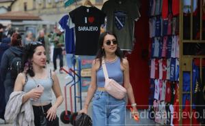 Sve je kao prije: Turisti preplavili Sarajevo, iskoristili dan za slikanje i šetnju